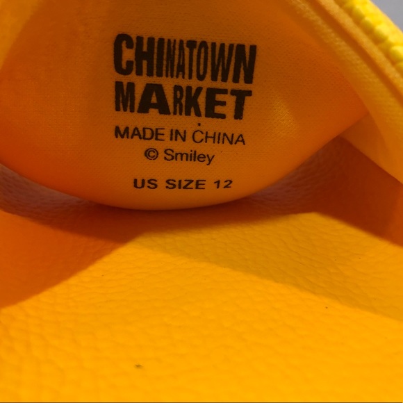 Chinatown Market Smiley Face Slide, Various Sizes - Picture 7 of 8